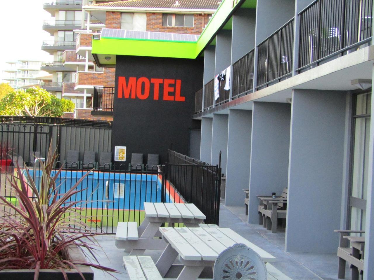 Le George Motel Port Macquarie Εξωτερικό φωτογραφία